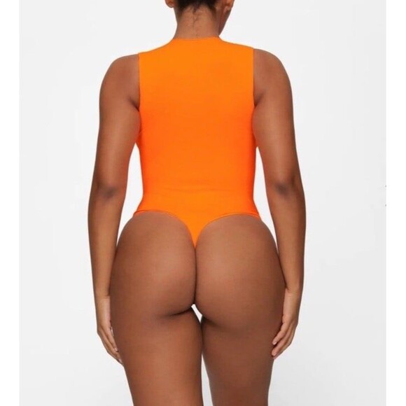 Skims Essential Crew Neck Sleeveless Bodysuit Orange Highlighter L/XL - Picture 2 of 11